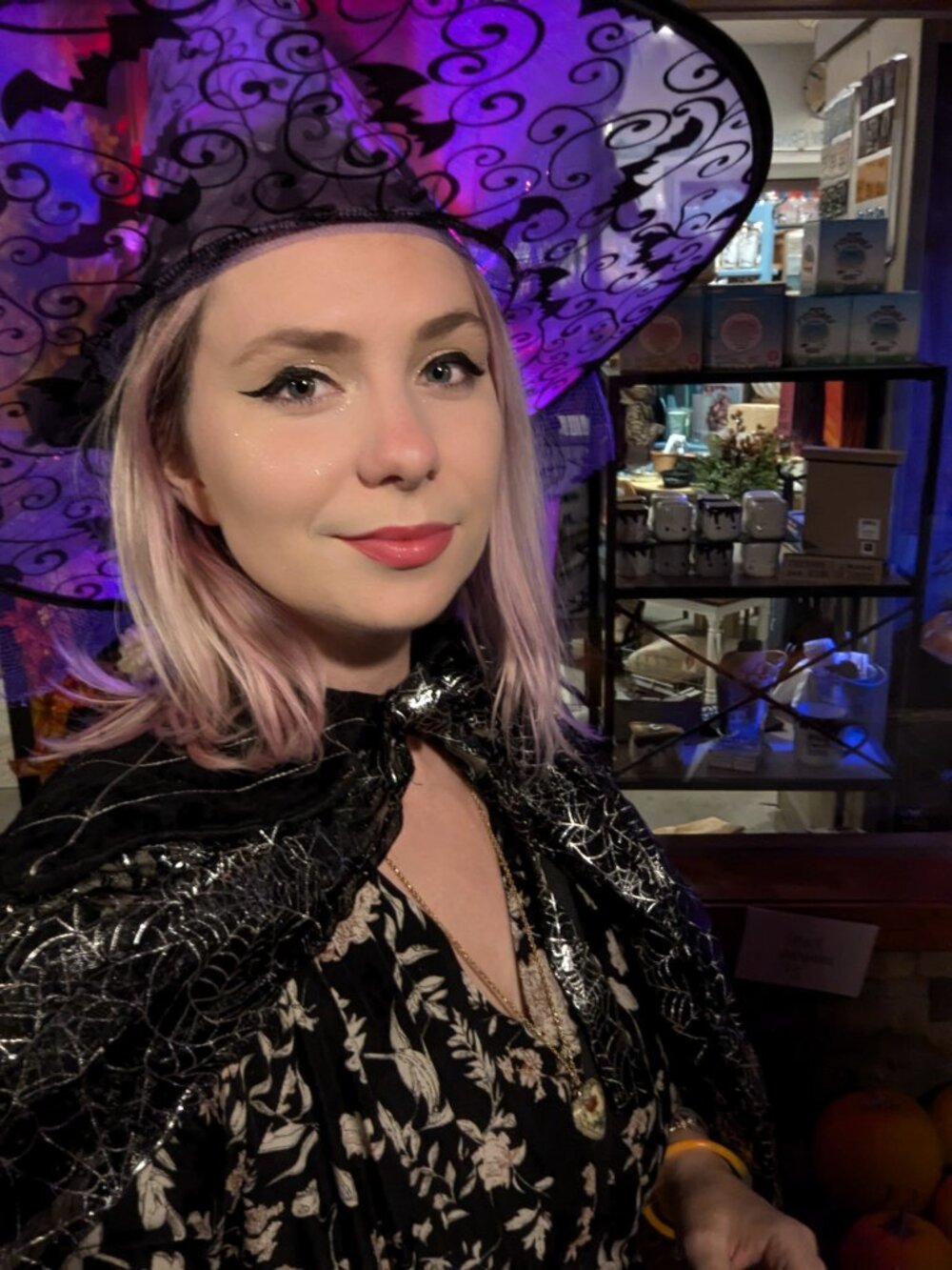 Kateer23 Live Show!!! Like to be notified when I go live!! - Picture 5 of 10